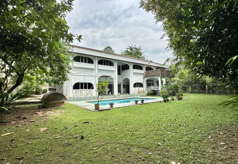 Lorong Taman Pantai 1