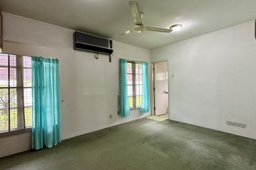 Lorong Taman Pantai 1