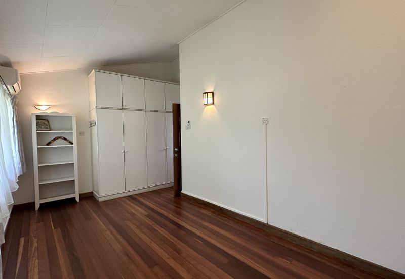 Lorong Taman Pantai 4