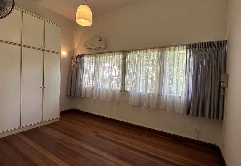 Lorong Taman Pantai 4