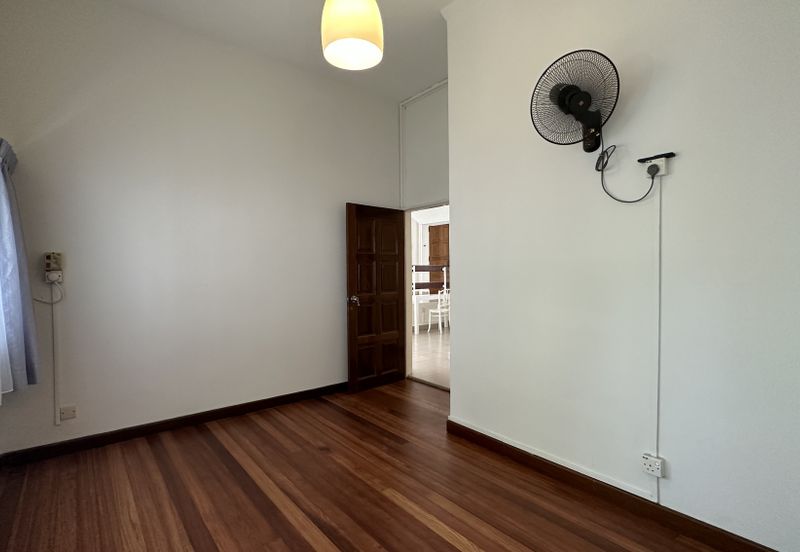 Lorong Taman Pantai 4