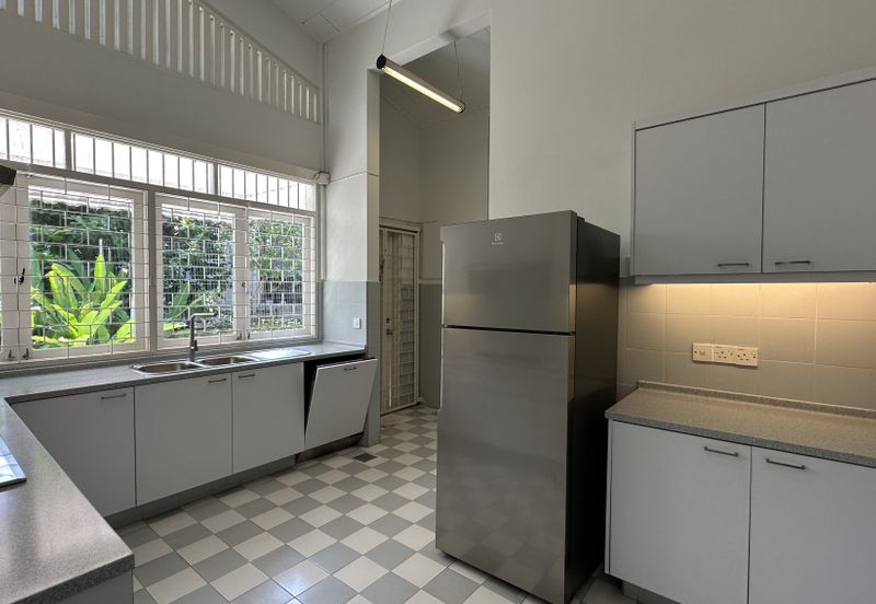 Lorong Taman Pantai 4