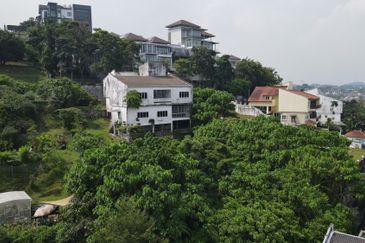 Lorong Bukit Pantai 
