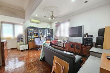 Jalan Mutiara Barat 3