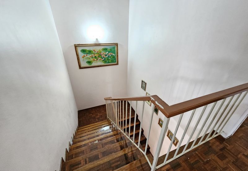 Jalan Mutiara Barat 3