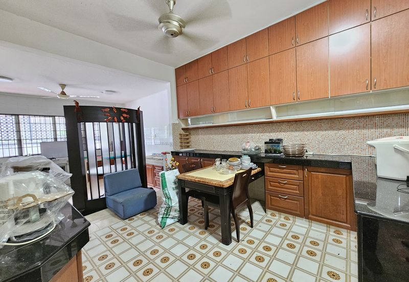 Jalan Mutiara Barat 3