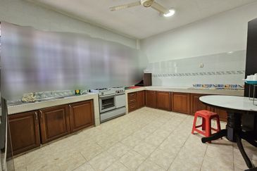 Jalan Mutiara Barat 3