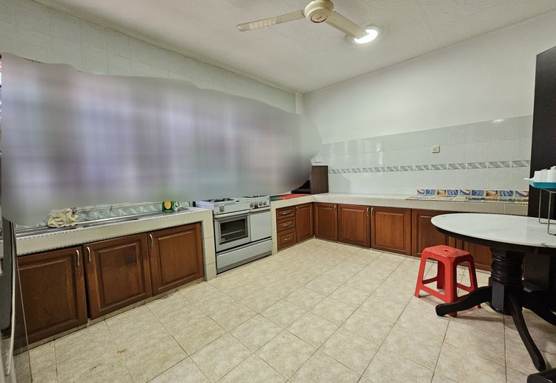 Jalan Mutiara Barat 3