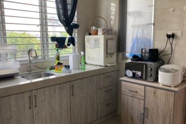 Neos @ PandanMas Townhouse