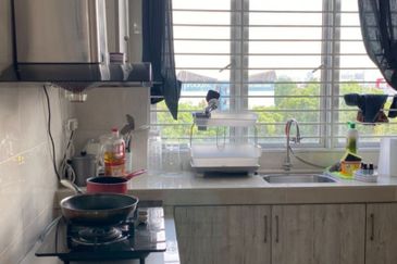 Neos @ PandanMas Townhouse