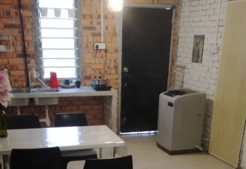 Neos @ PandanMas Townhouse