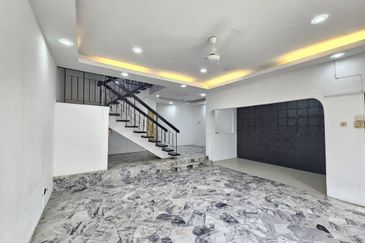 Jalan Mutiara Barat 3