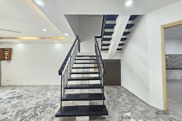 Jalan Mutiara Barat 3