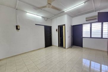 Jalan Mutiara Barat 3