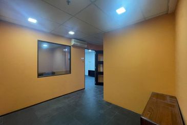 Wisma Zelan(Number One Business Centre)