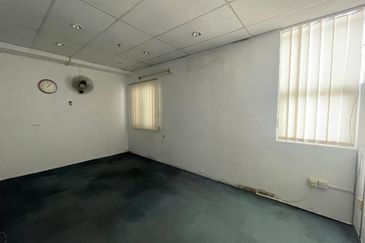 Wisma Zelan(Number One Business Centre)