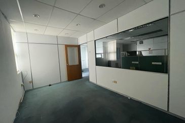 Wisma Zelan(Number One Business Centre)