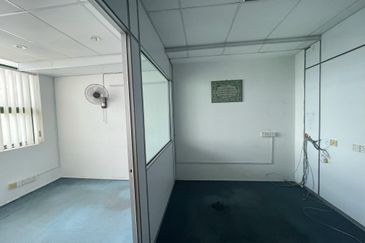 Wisma Zelan(Number One Business Centre)