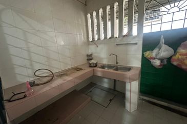 SL 4, Bandar Sungai Long