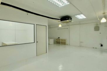 Wisma Zelan(Number One Business Centre)