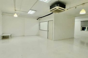 Wisma Zelan(Number One Business Centre)