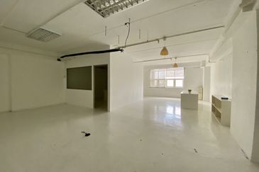 Wisma Zelan(Number One Business Centre)