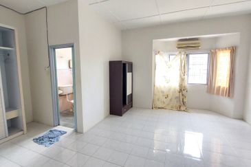 SL 9, Bandar Sungai Long