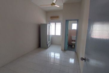 SL 9, Bandar Sungai Long