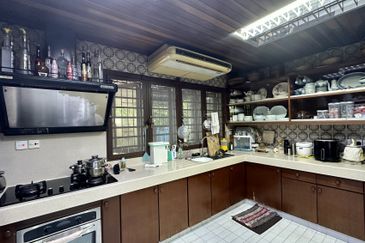 Bukit Pantai (Pantai Hill)