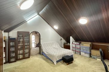 Bukit Pantai (Pantai Hill)