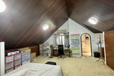 Bukit Pantai (Pantai Hill)