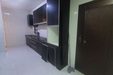 SL 13, Bandar Sungai Long