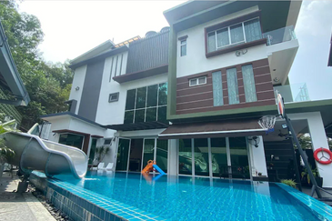 3 Sty Semi D CORNER Bandar  Sungai Long