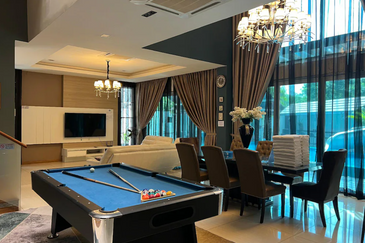 3 Sty Semi D CORNER Bandar  Sungai Long