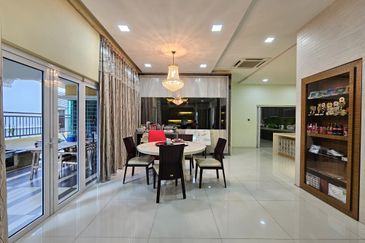 Move In Condition Fully Renovated Wira Heights Double Storey Semi D sungai Long cheras