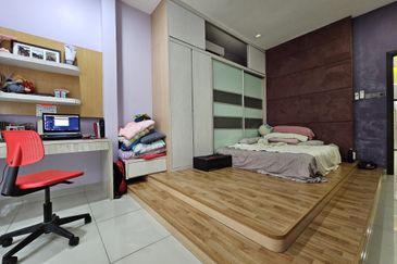 Move In Condition Fully Renovated Wira Heights Double Storey Semi D sungai Long cheras