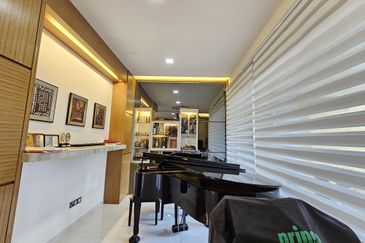 Move In Condition Fully Renovated Wira Heights Double Storey Semi D sungai Long cheras