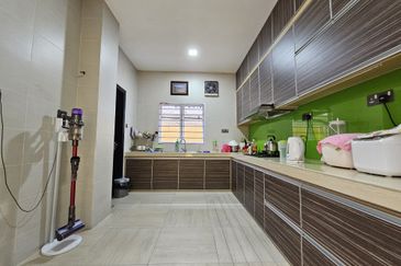 Move In Condition Fully Renovated Wira Heights Double Storey Semi D sungai Long cheras