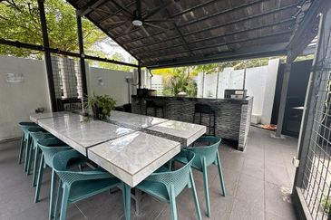 3 Sty Semi D CORNER  Bandar Sungai Long cheras