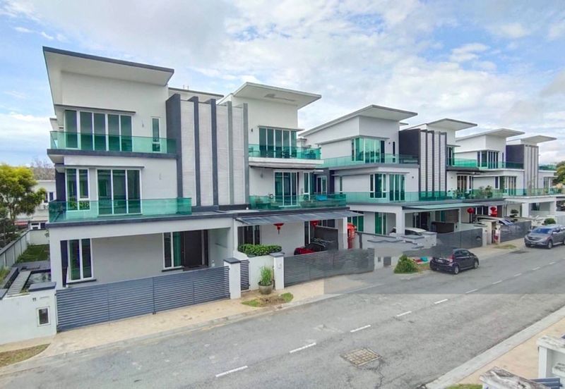 3 Storey Semi D  Sungai Long cheras