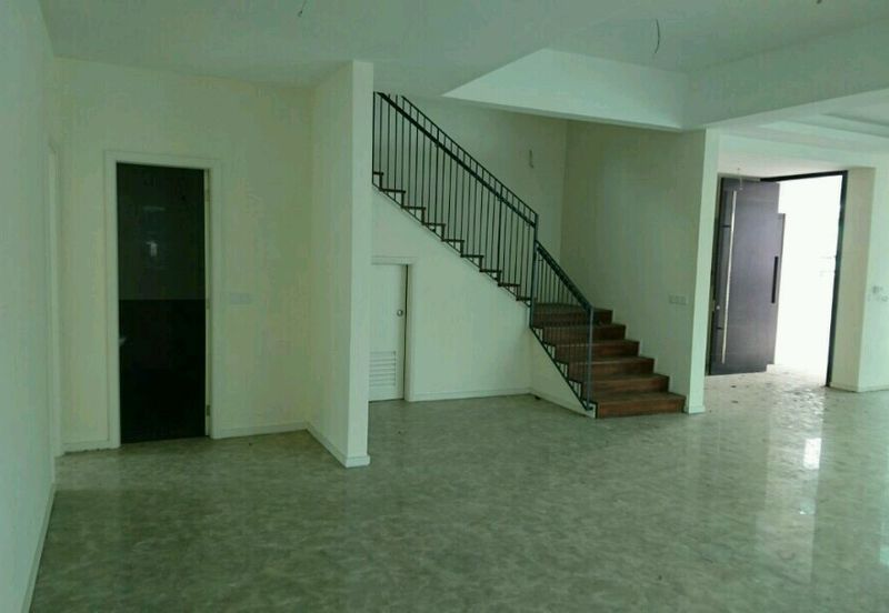 3 Storey Semi D  Sungai Long cheras