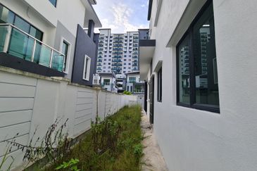 Storey Bungalow at Rafflesia Residence, Bandar Sungai Long