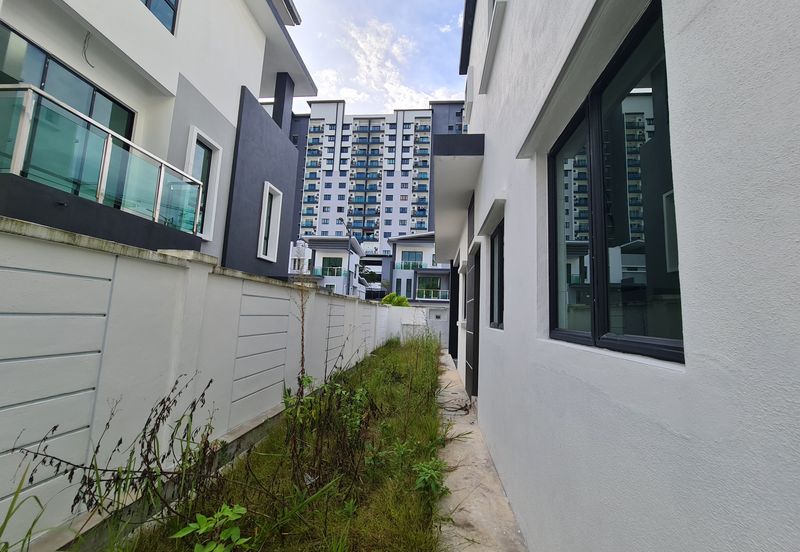 Storey Bungalow at Rafflesia Residence, Bandar Sungai Long