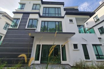 Storey Bungalow at Rafflesia Residence, Bandar Sungai Long