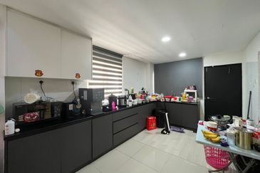 3 Story Semi-D at D'Impian Balakong