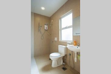 3 Story Endlot Terrace at D'Impian Tropika (Aster)