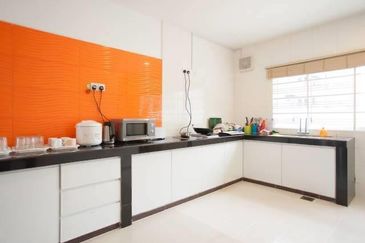 3 Story Endlot Terrace at D'Impian Tropika (Aster)