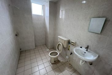 Green Acre Sungai Long condo