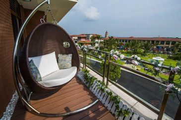 3 storey -Luxurious Bungalow  Semenyih