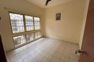 Cheap Suria Apartment Damansara Damai